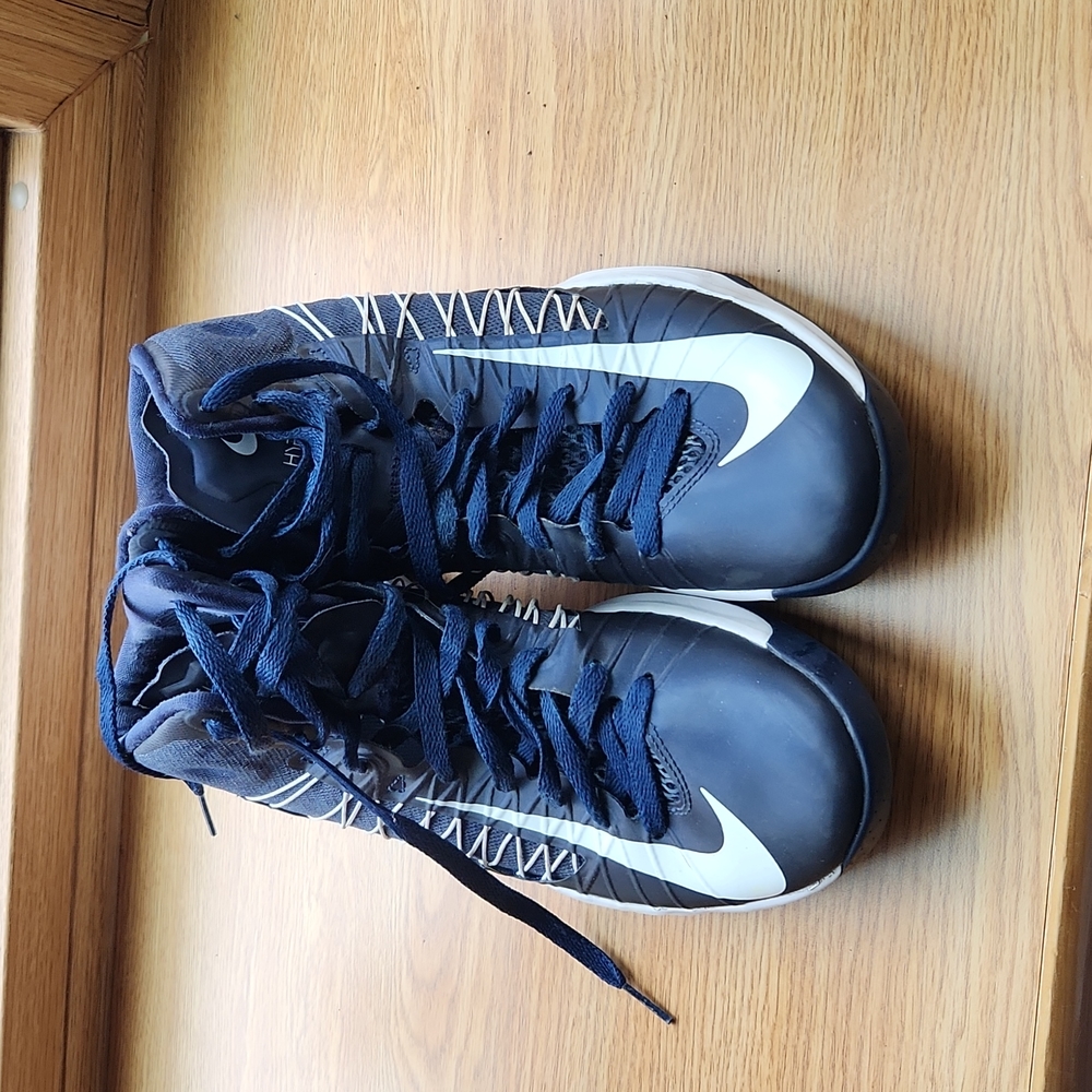 Nike men's sz 8.5 basketball sneakers - blue/white